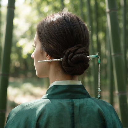 green hair stick